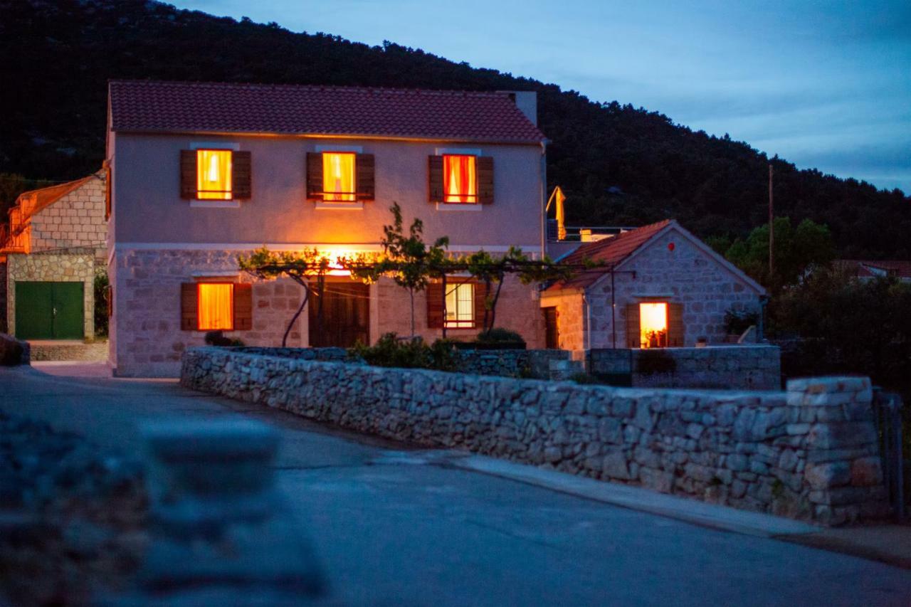 Betini Apartments - Authentic Island Escape Комижа Экстерьер фото