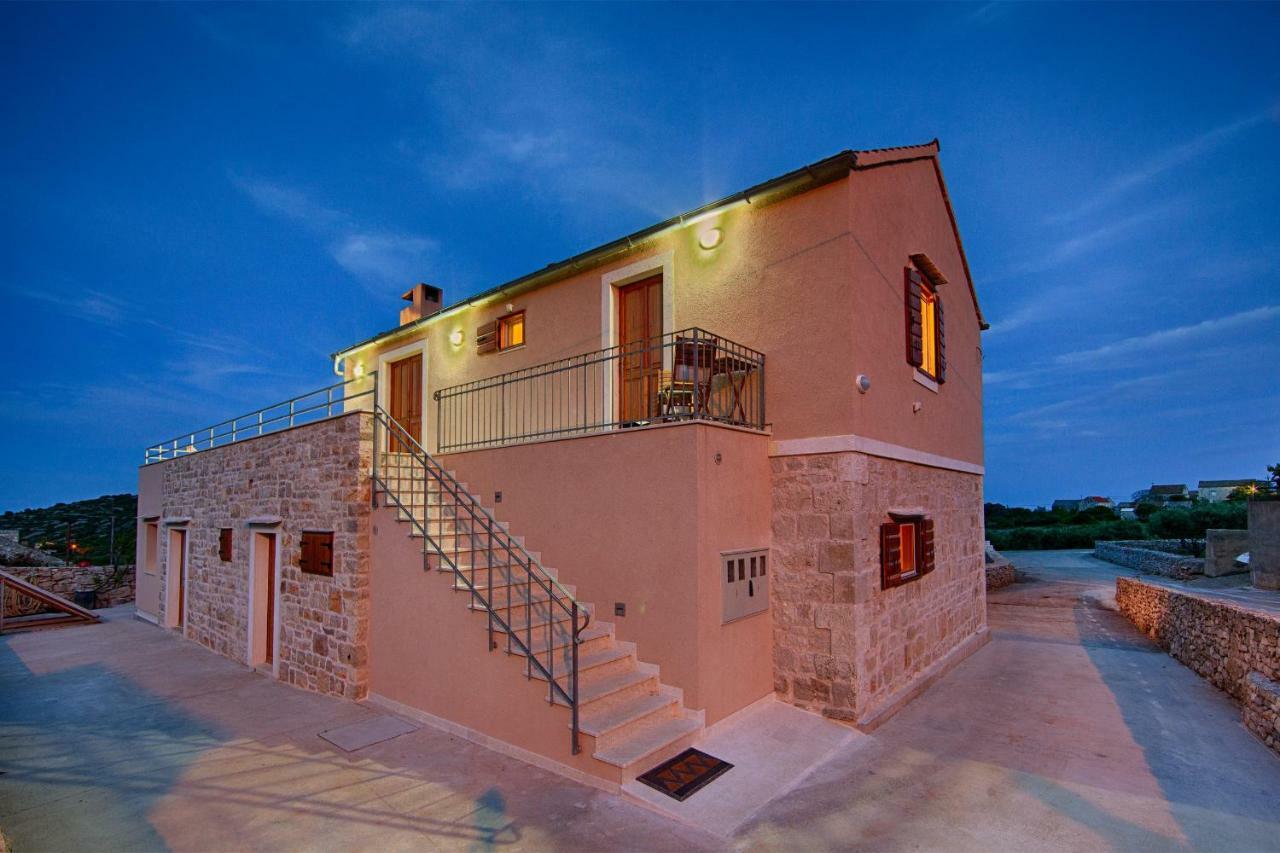 Betini Apartments - Authentic Island Escape Комижа Экстерьер фото