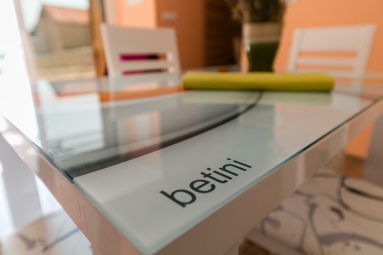Betini Apartments - Authentic Island Escape Комижа Экстерьер фото