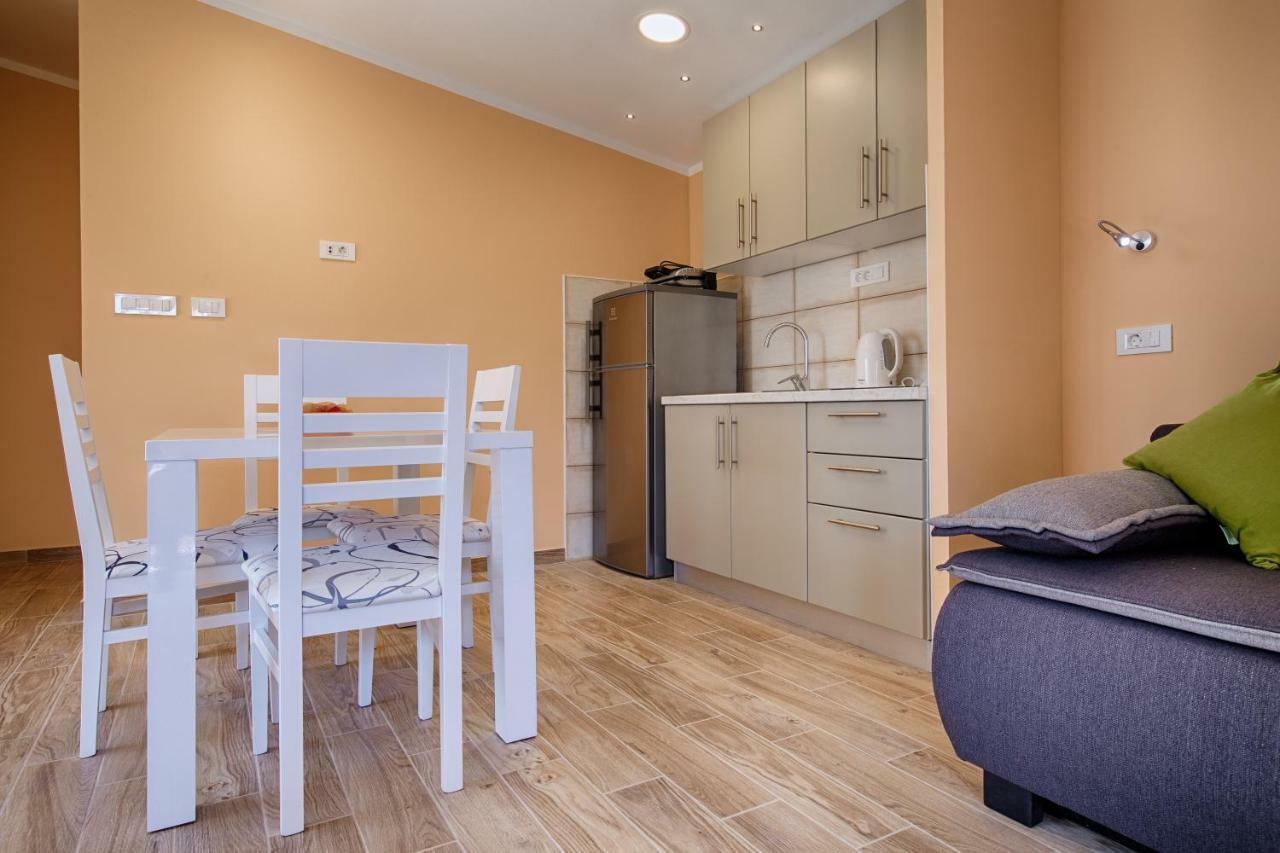 Betini Apartments - Authentic Island Escape Комижа Экстерьер фото