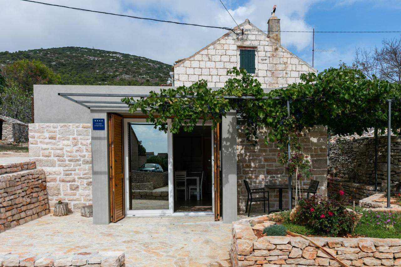 Betini Apartments - Authentic Island Escape Комижа Экстерьер фото